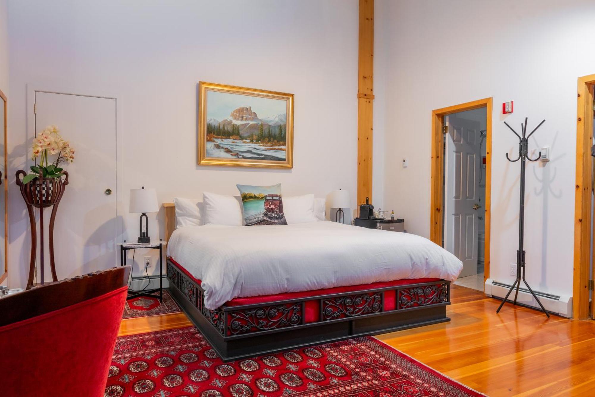 Beaujolais Boutique B&B At Thea'S House Banff Exterior photo