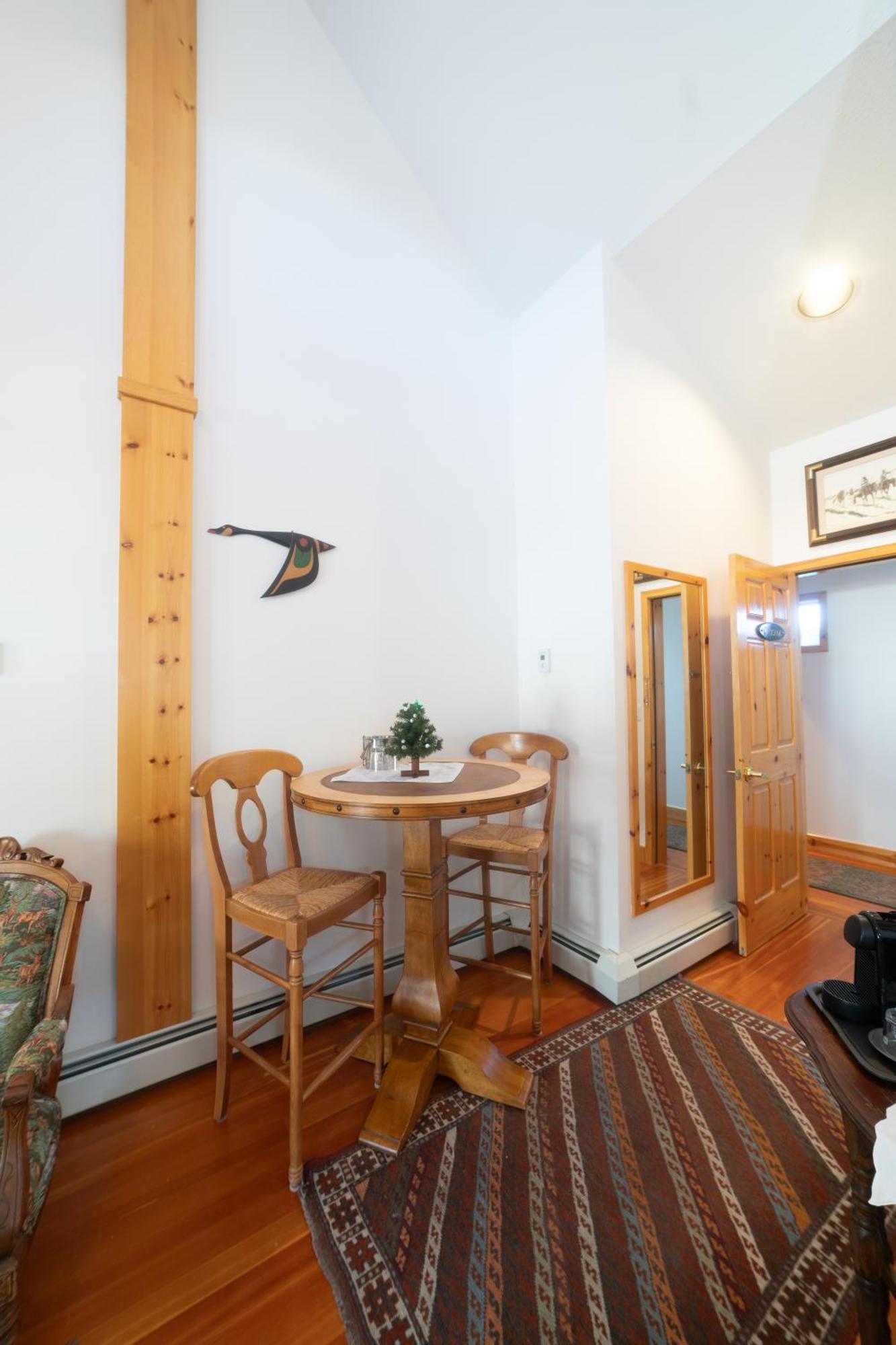 Beaujolais Boutique B&B At Thea'S House Banff Exterior photo