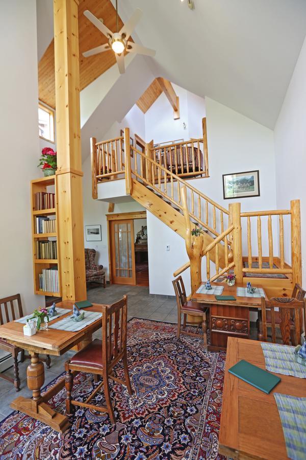 Beaujolais Boutique B&B At Thea'S House Banff Exterior photo